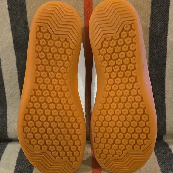 WHITIN White Canvas Sneakers With Orange Sole Size 39 NWOT - Picture 4 of 8